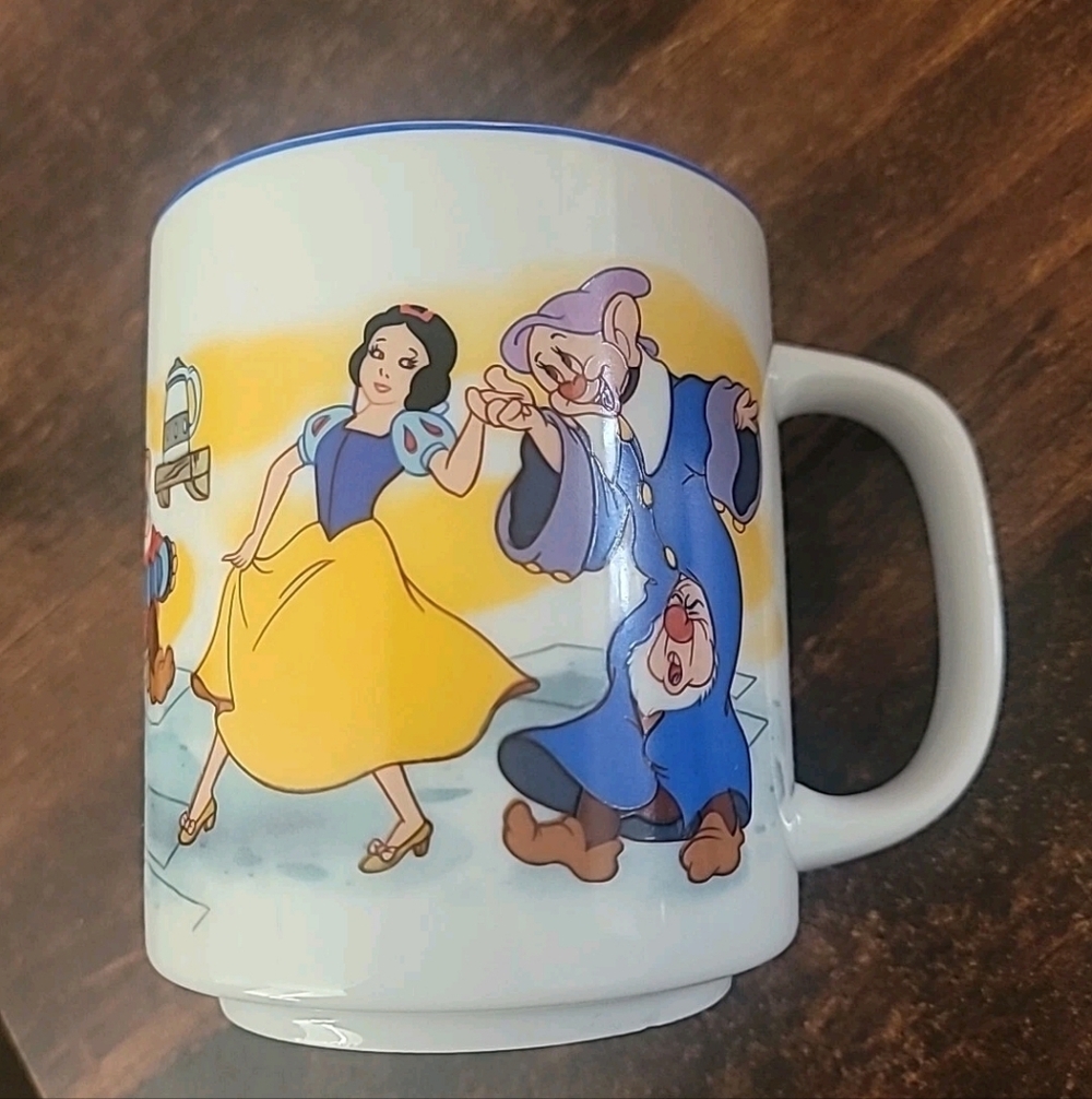 Disneyland Walt Disney World Snow White Coffee Cup Mug Ceramic Japan